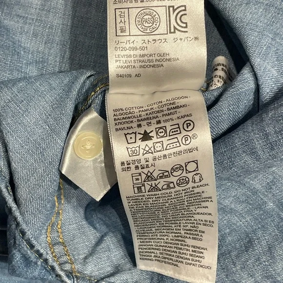 Levi's (2010’s) Large Slim Cowboy Cut Sky Blue Button-Up denim Shirt - Picture 4 of 13